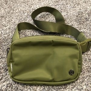 Lululemon Everywhere Belt Bag